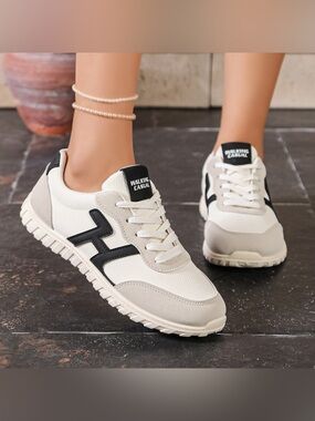 Round Toe Lace Up Sneakers